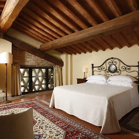 Szálloda Monsignor Della Casa Country & 4*