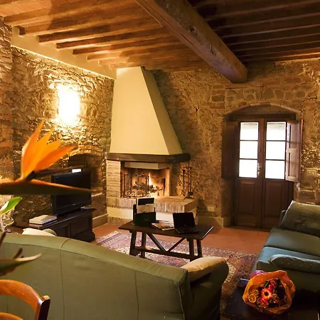 Monsignor Della Casa Country & 4*
