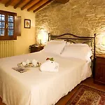 Otel Monsignor Della Casa Country & 4*