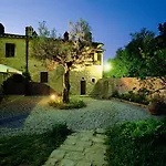 Monsignor Della Casa Country & 4*