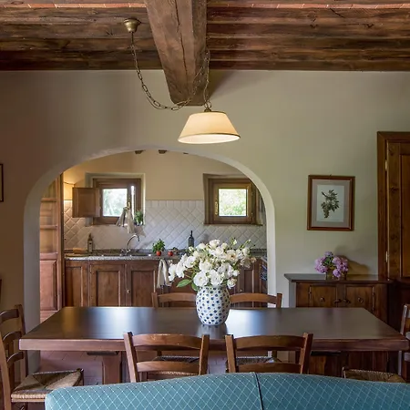 Monsignor Della Casa Country & Hotel 4*