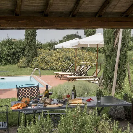 Monsignor Della Casa Country & 4*