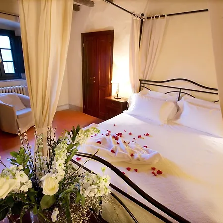 Monsignor Della Casa Country & Hotel 4*