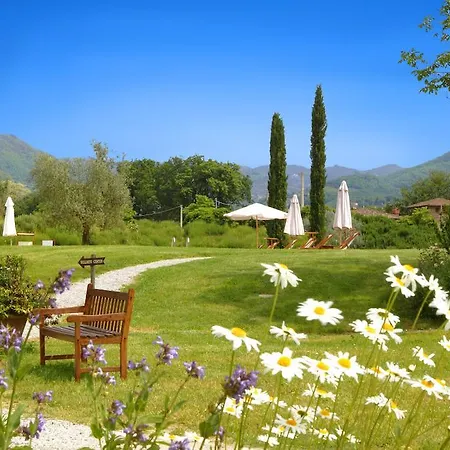 Monsignor Della Casa Country & Hotel 4*
