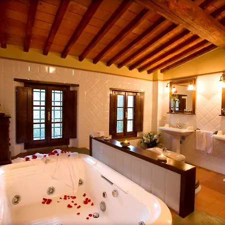Monsignor Della Casa Country & 4*
