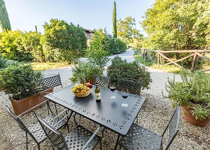 Monsignor Della Casa Country & 4*
