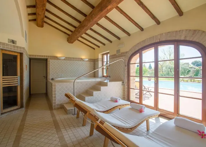 Monsignor Della Casa Country & Hotel