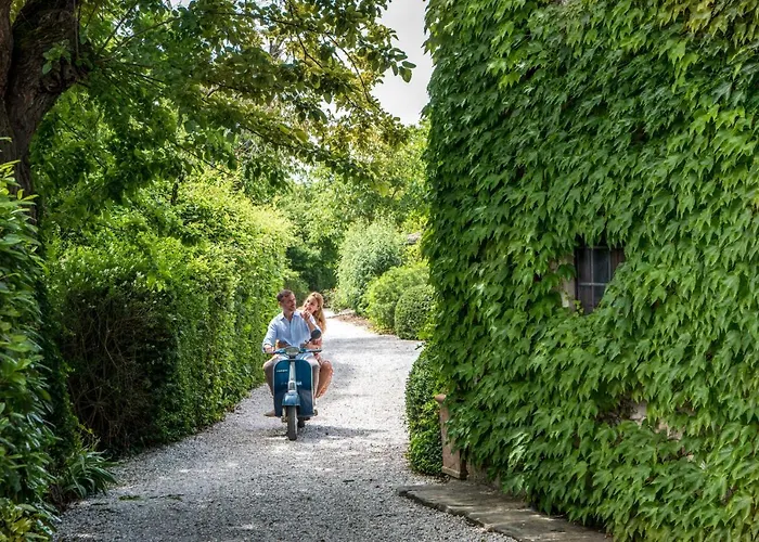 Hotel Monsignor Della Casa Country &